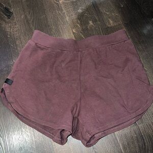 Alphalete Casual Shorts in Plum